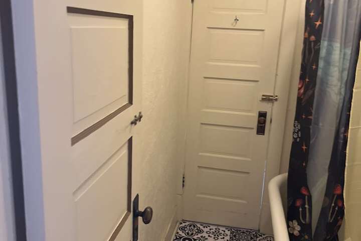 Room 67 of 104