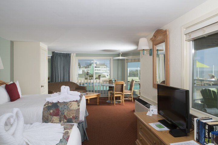 The Corsair & Cross Rip Oceanfront Resort