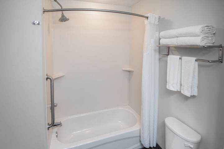 Room 34 of 64