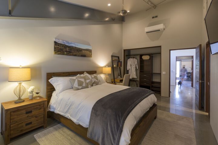 Room 45 of 77