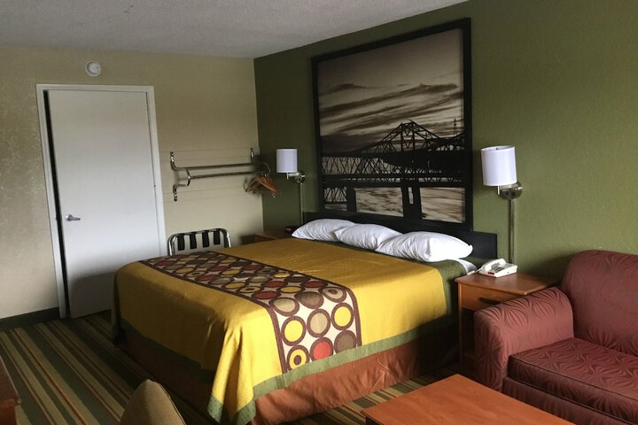 Room 17 of 31