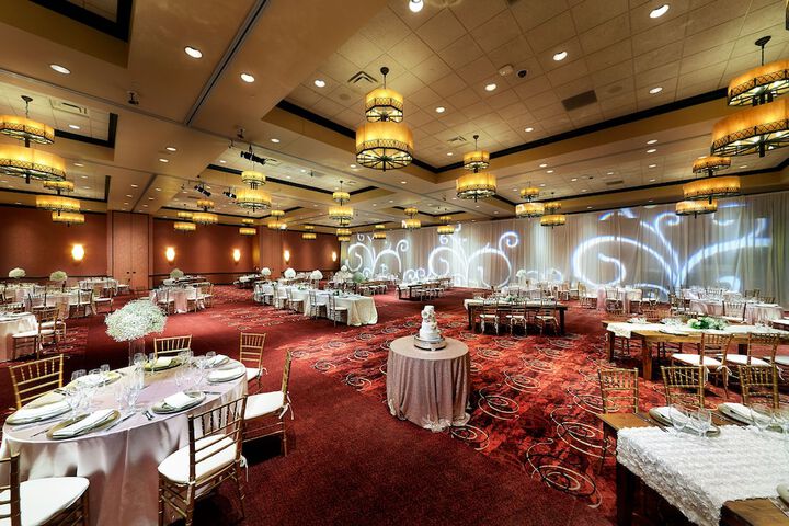 Ballroom/Hall 31 of 35