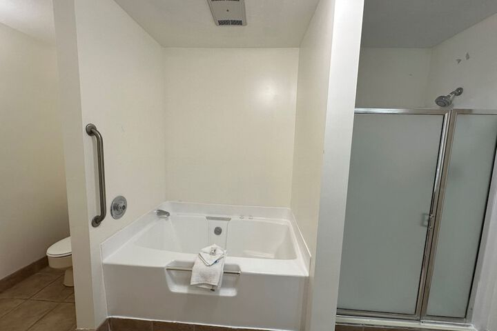 Room 42 of 74