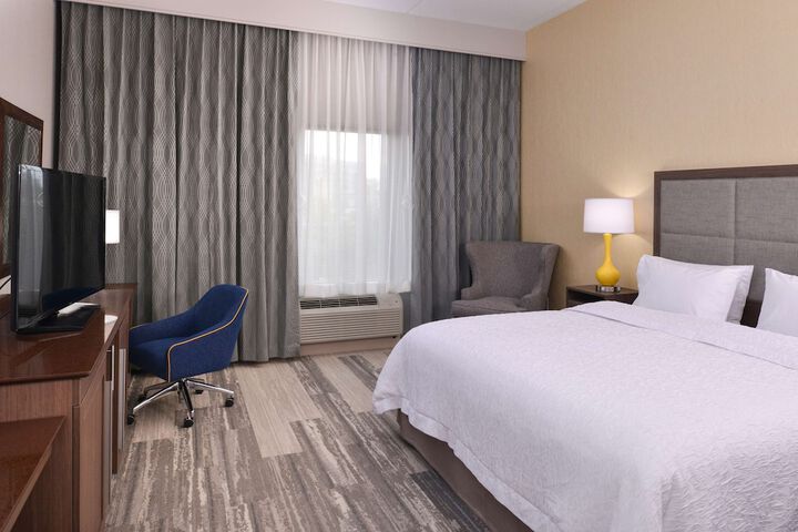 Room 32 of 51