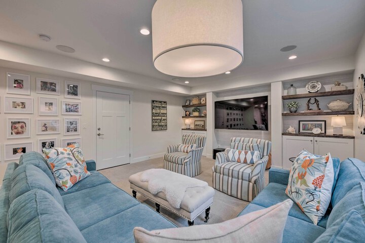 Vibrant Chic Home 20 Mi to Salt Lake City!
