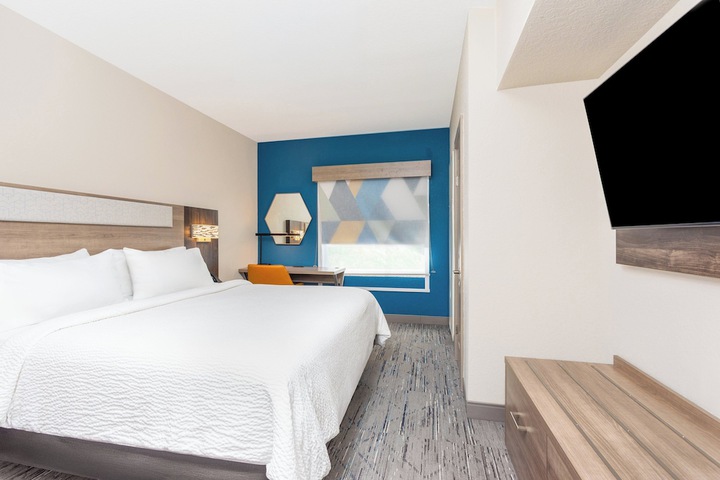 Holiday Inn Express & Suites Ormond Beach - North Daytona by IHG