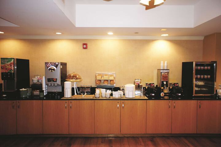 Breakfast/Coffee Service 35 of 38