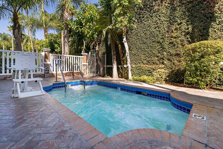 Pool 5 of 40