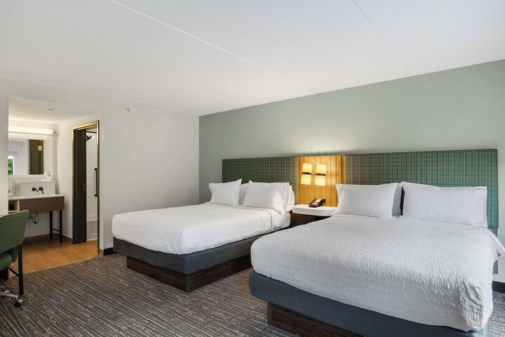 Hampton Inn & Suites Lake George