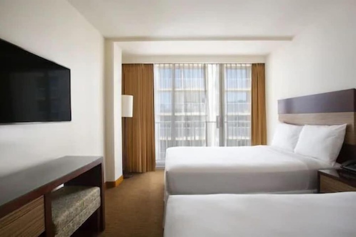 Room 17 of 80