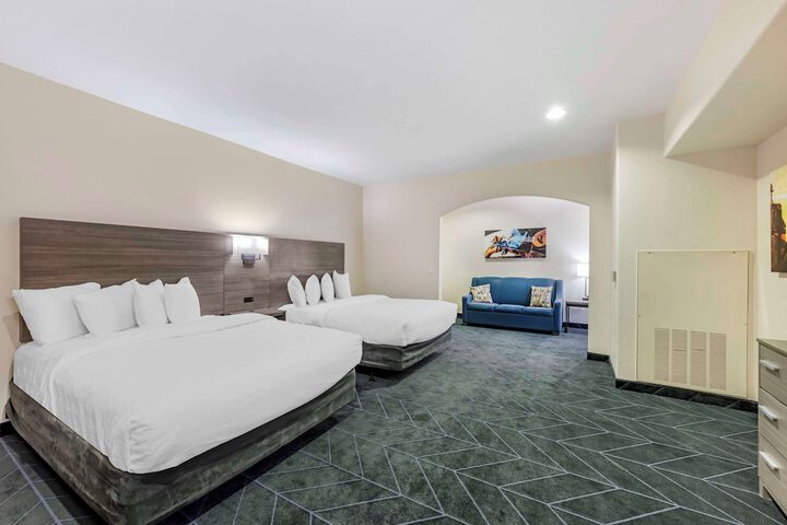 Room 27 of 35