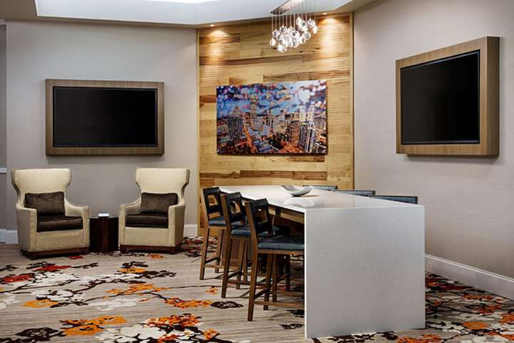 Lounge 21 of 21