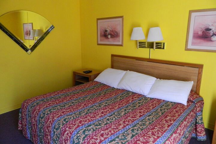 Room 11 of 17