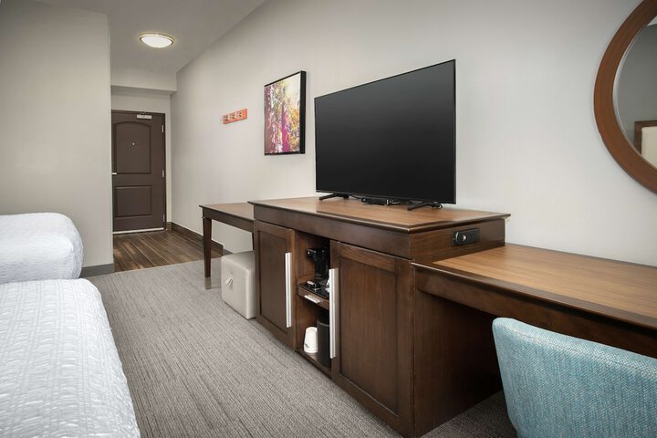 Room 9 of 34