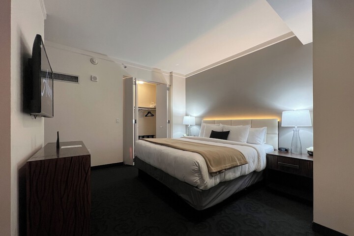 Room 16 of 54