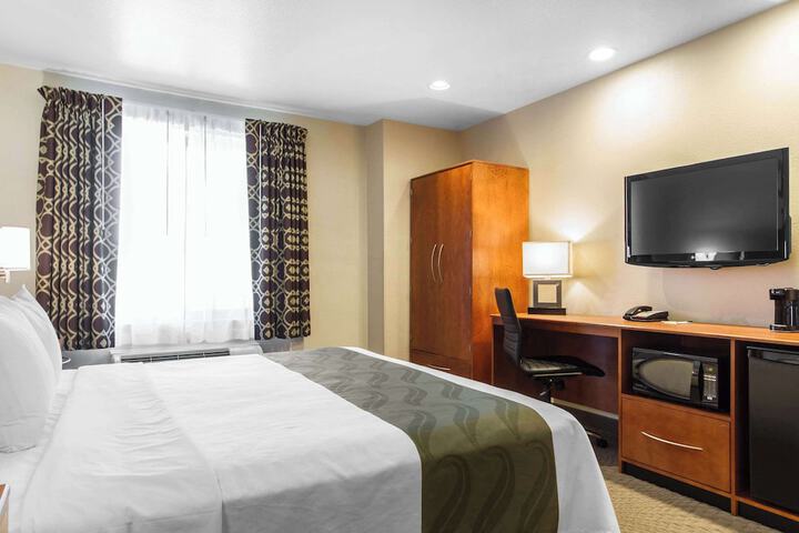 Room 26 of 38