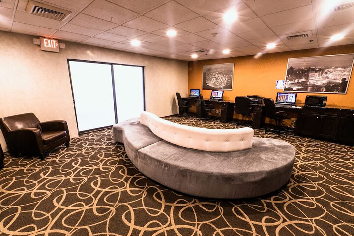 Business Center 60 of 61