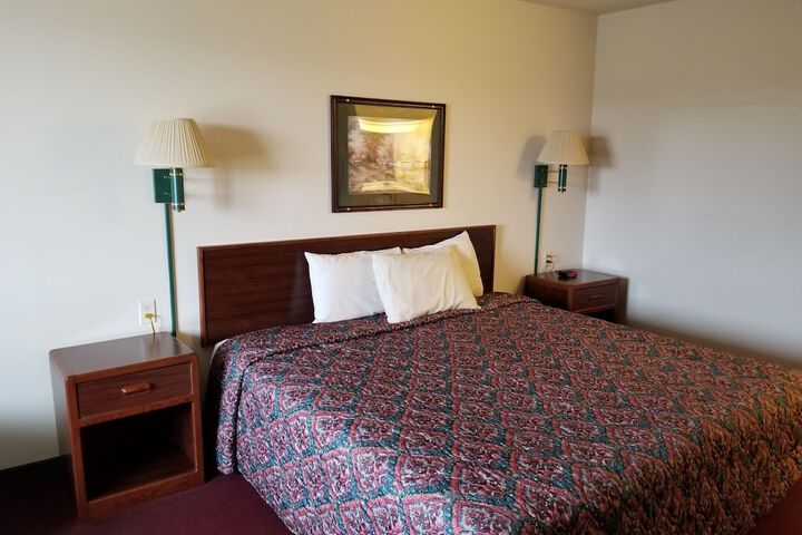Room 176 of 232