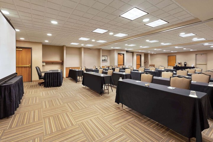 Wingate by Wyndham Greenwood Village / Denver Tech