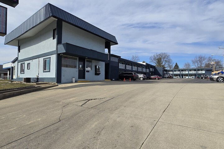 Richmond Inn & Suites