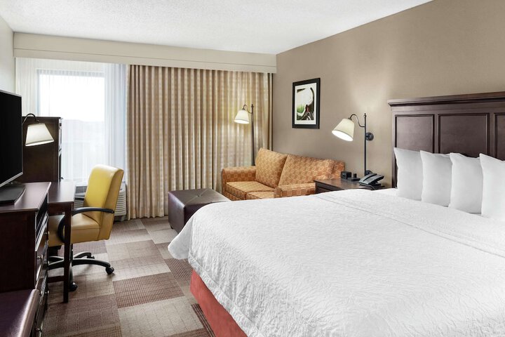 Room 10 of 27