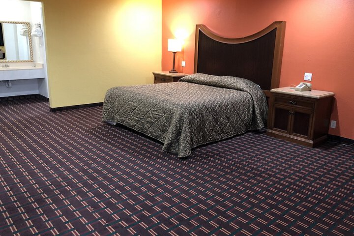 Room 30 of 47