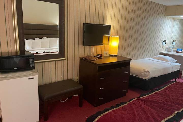 Room 5 of 22