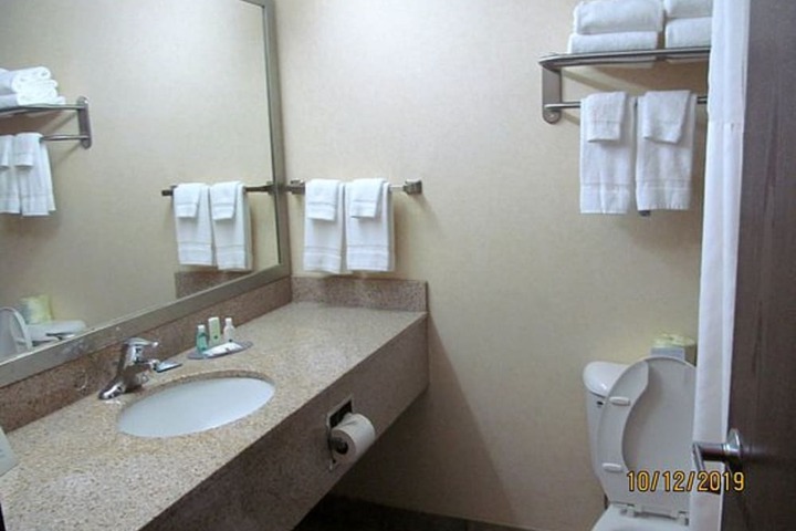 Room 19 of 37