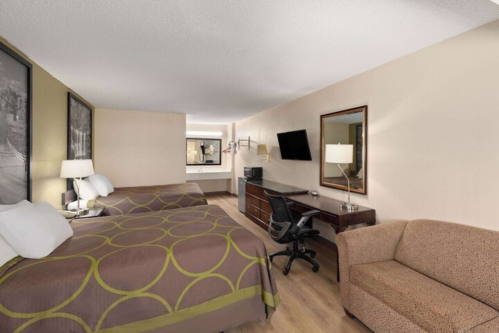 Room 12 of 26