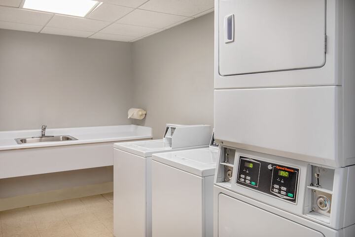 Room 10 of 37