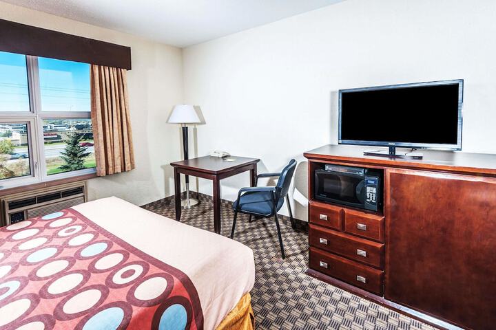 Room 16 of 18