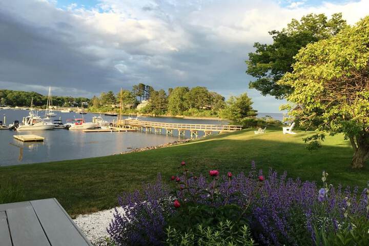 Dockside Guest Quarters & Restaurant