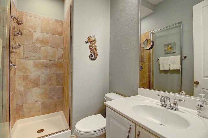 Room 10 of 32