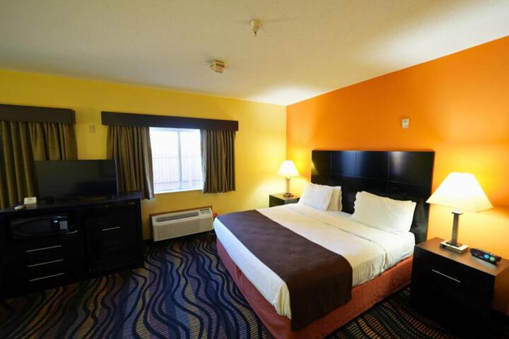 Rock Island Inn & Suites Streator IL