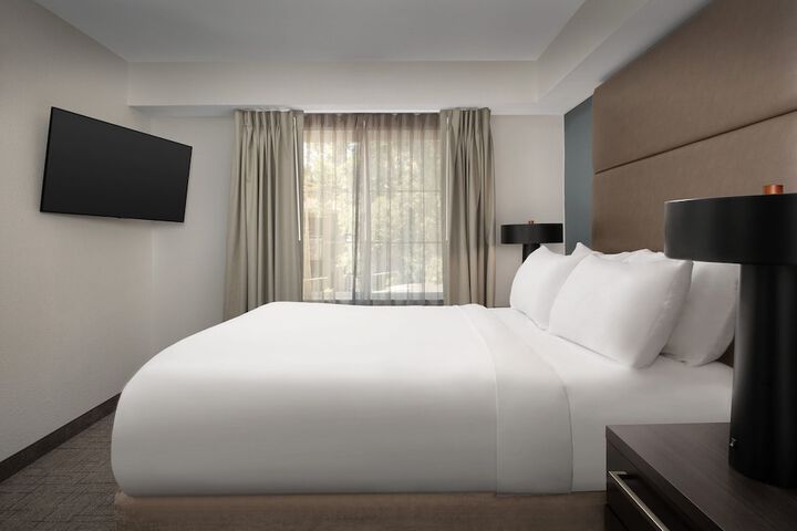 Room 19 of 62