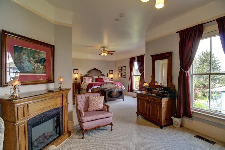 Blue Goose Inn B & B