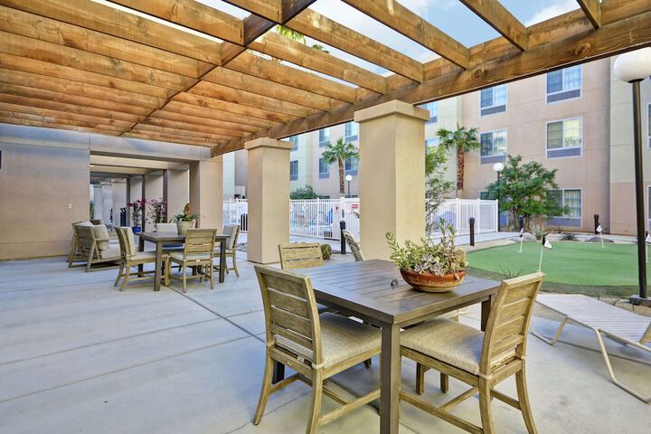 Terrace/Patio 37 of 38