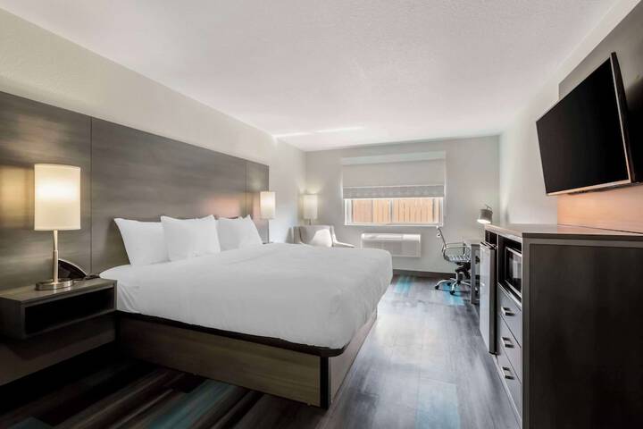 Room 20 of 28