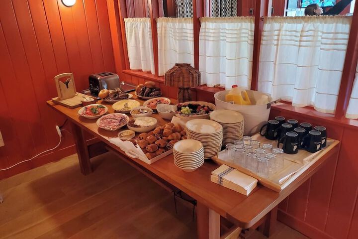 Breakfast/Coffee Service 39 of 42