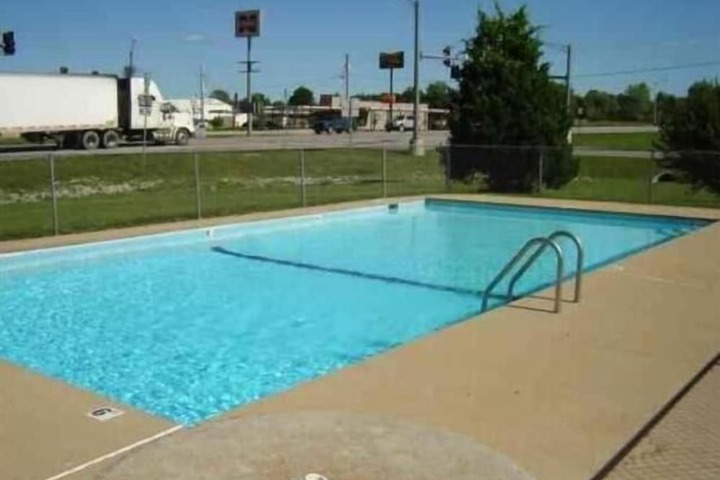 Country Inn Motel