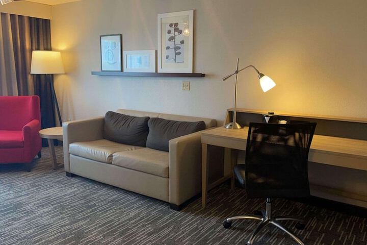 Room 10 of 35