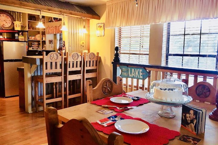 The Old Liberty Schoolhouse B & B