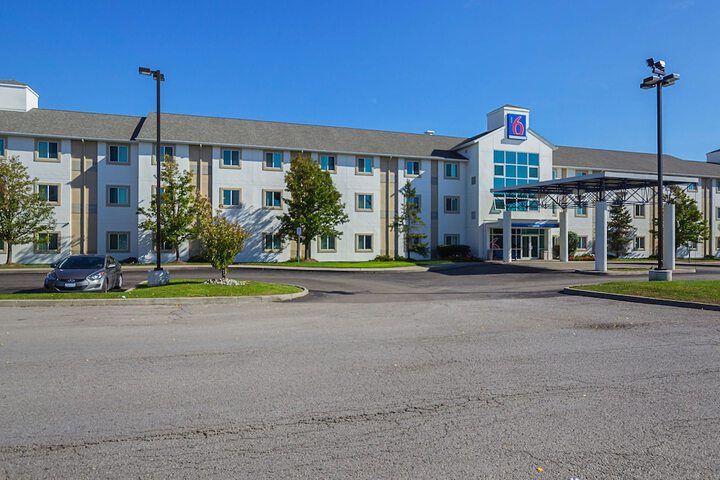 Hotel 8 of 33