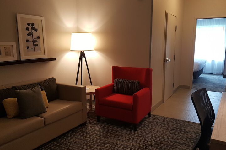 Room 25 of 38