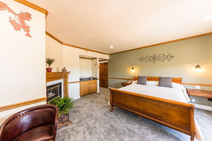 Room 25 of 43