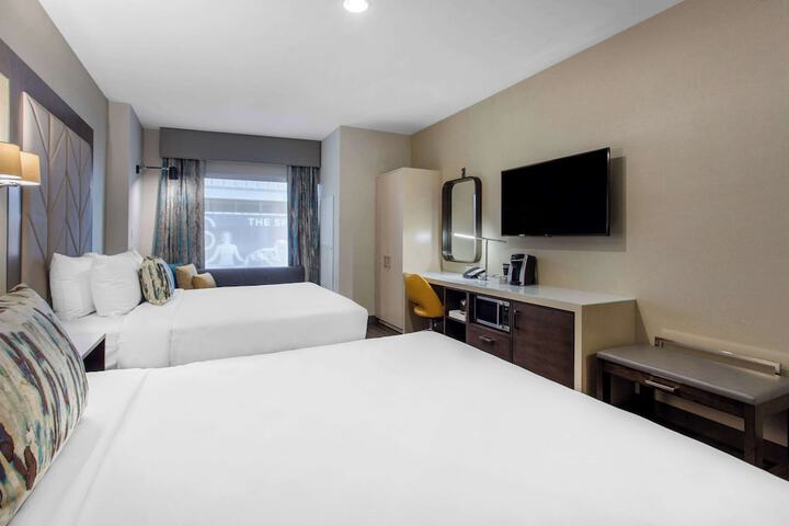 Room 17 of 52