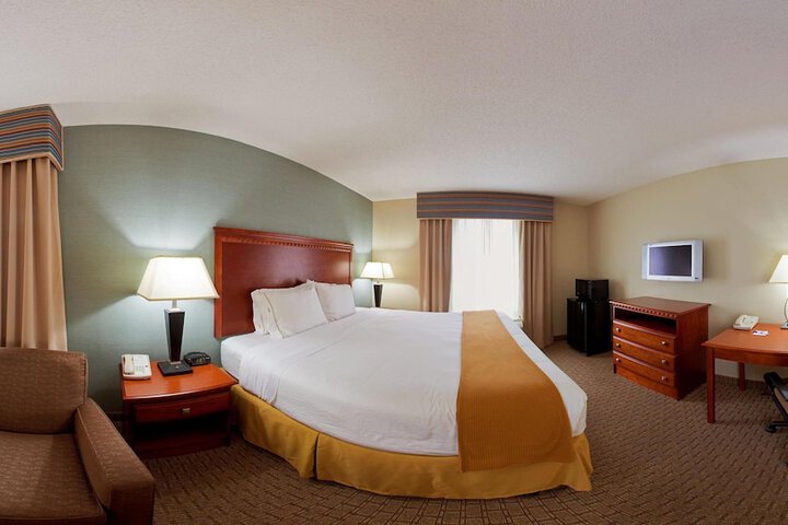 Holiday Inn Express & Suites Covington by IHG