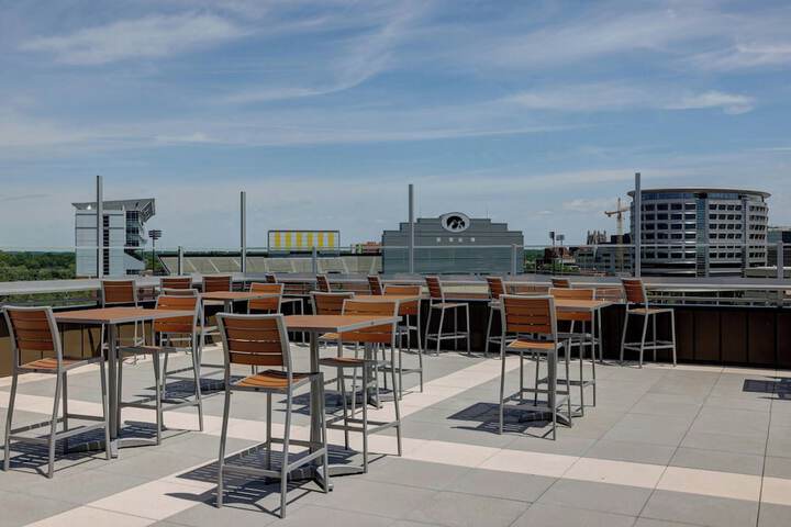 Courtyard by Marriott Iowa City University Heights