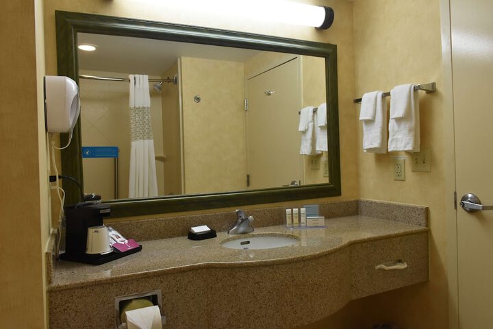 Room 12 of 20