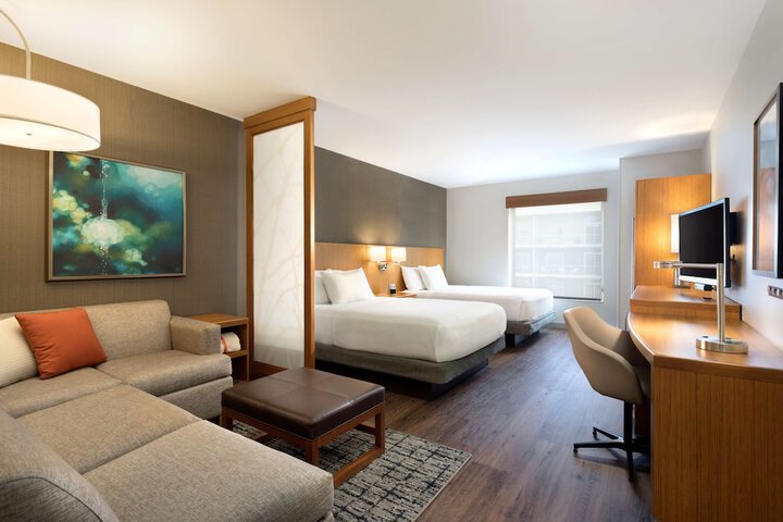 Room 12 of 40